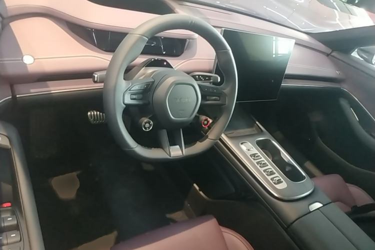 Used Xiaomi Auto SU7 2024 Four-Wheel Drive Ultra-Long Range Advanced Intelligent Driving Max Edition Center Console