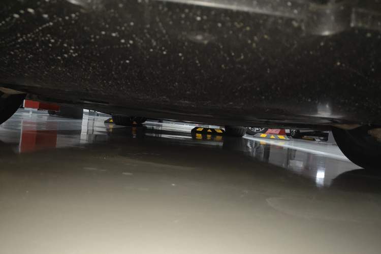 Used Xiaomi Auto SU7 2024 Rear-Drive Ultra-Long Range Advanced Pro-Level Intelligent Driving Version Chassis Front