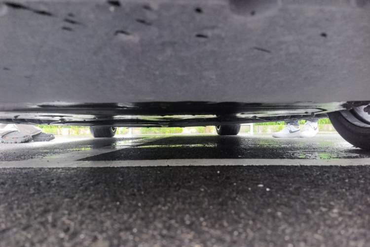 Used Xiaomi Auto SU7 2024 Four-Wheel Drive Ultra-Long Range Advanced Intelligent Driving Max Edition Chassis Front