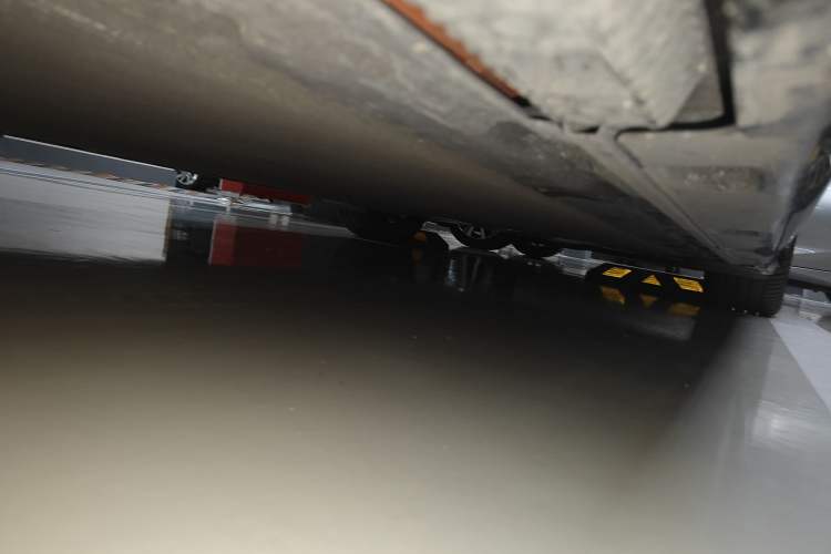 Used Xiaomi Auto SU7 2024 Rear-Drive Ultra-Long Range Advanced Pro-Level Intelligent Driving Version Chassis Front Left