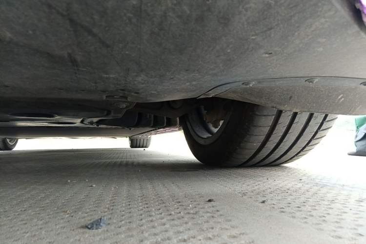 Used Xiaomi Auto SU7 2024 Four-Wheel Drive Ultra-Long Range Advanced Intelligent Driving Max Edition Chassis Front Left