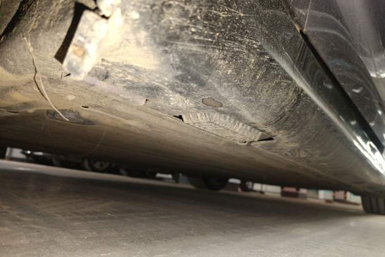 Used Xiaomi Auto SU7 2024 Four-Wheel Drive Ultra-Long Range Advanced Intelligent Driving Max Edition Chassis Front Left