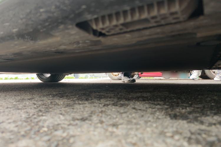 Used Xiaomi Auto SU7 2024 Four-Wheel Drive Ultra-Long Range Advanced Intelligent Driving Max Edition Chassis Front Right