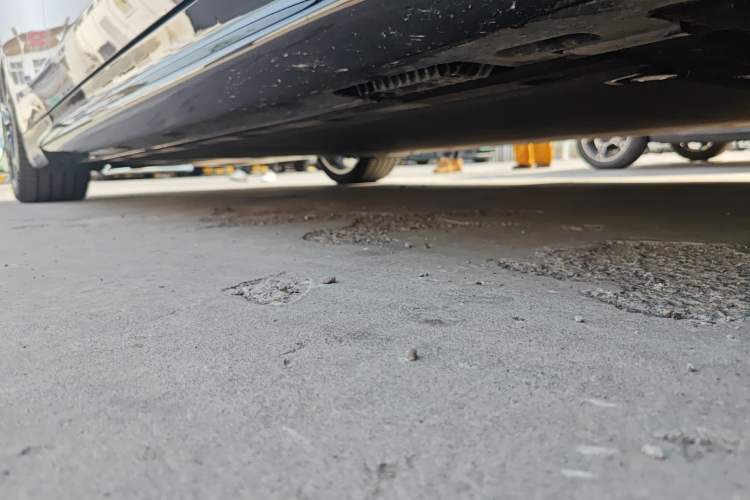 Used Xiaomi Auto SU7 2024 Four-Wheel Drive Ultra-Long Range Advanced Intelligent Driving Max Edition Chassis Front Right