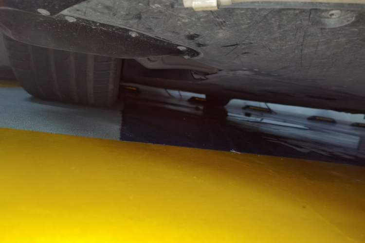 Used Xiaomi Auto SU7 2024 Rear-Drive Ultra-Long Range Advanced Pro-Level Intelligent Driving Version Chassis Front Right