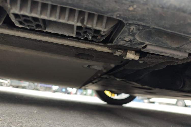 Used Xiaomi Auto SU7 2024 Four-Wheel Drive Ultra-Long Range Advanced Intelligent Driving Max Edition Chassis Front Right