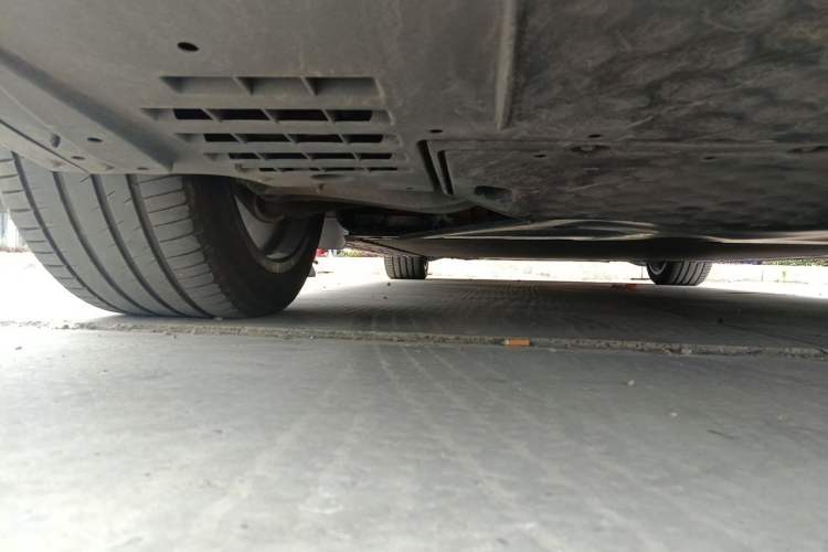 Used Xiaomi Auto SU7 2024 Four-Wheel Drive Ultra-Long Range Advanced Intelligent Driving Max Edition Chassis Rear Left