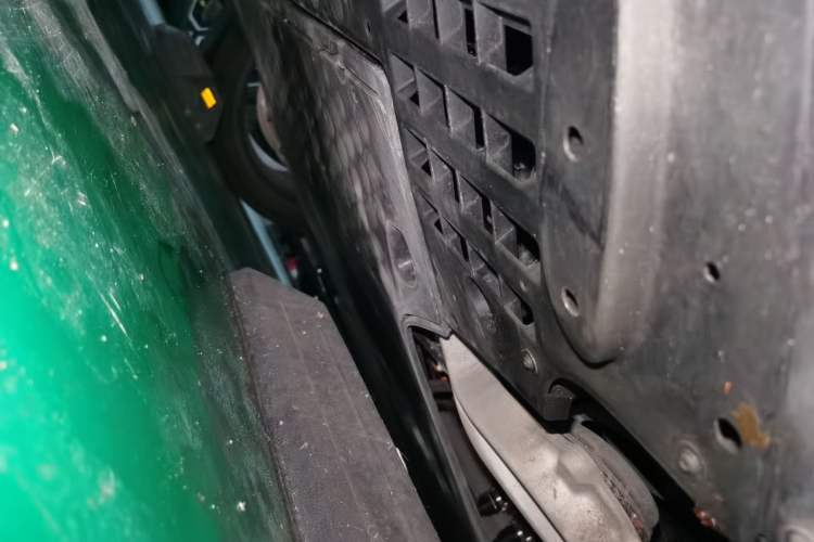 Used Xiaomi Auto SU7 2024 Rear-Drive Long-Range Intelligent Driving Version Chassis Rear Right