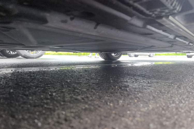 Used Xiaomi Auto SU7 2024 Four-Wheel Drive Ultra-Long Range Advanced Intelligent Driving Max Edition Chassis Rear Right