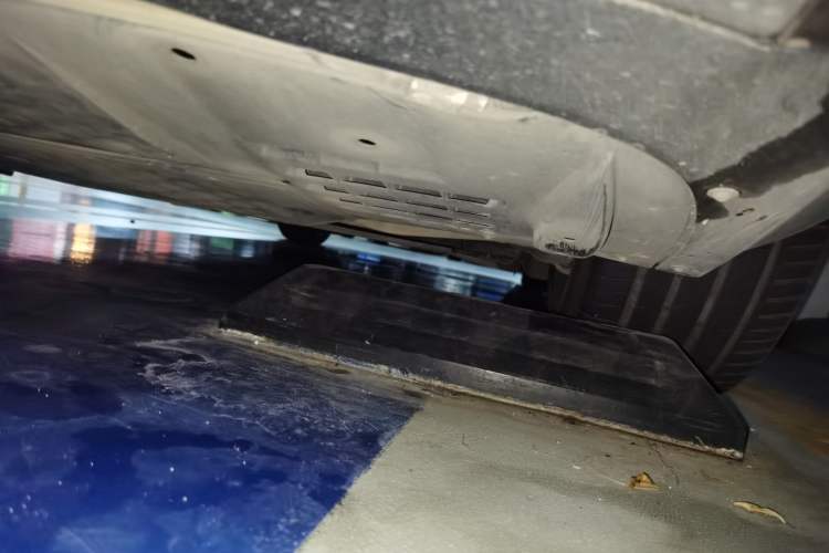 Used Xiaomi Auto SU7 2024 Rear-Drive Ultra-Long Range Advanced Pro-Level Intelligent Driving Version Chassis Rear Right