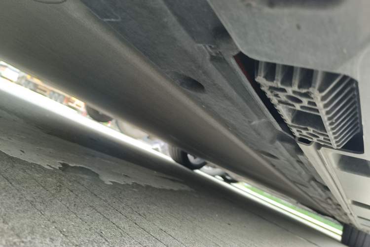Used Xiaomi Auto SU7 2024 Four-Wheel Drive Ultra-Long Range Advanced Intelligent Driving Max Edition Chassis Rear Right