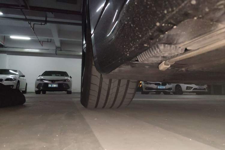 Used Xiaomi Auto SU7 2024 Four-Wheel Drive Ultra-Long Range Advanced Intelligent Driving Max Edition Chassis Rear Right