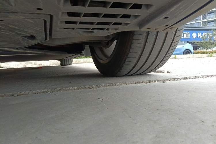Used Xiaomi Auto SU7 2024 Four-Wheel Drive Ultra-Long Range Advanced Intelligent Driving Max Edition Chassis Rear Right