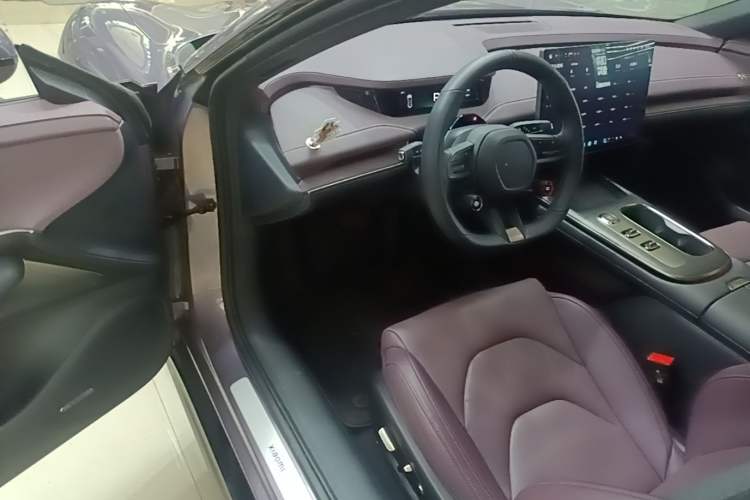 Used Xiaomi Auto SU7 2024 Rear-Drive Long-Range Intelligent Driving Version Driver Seat