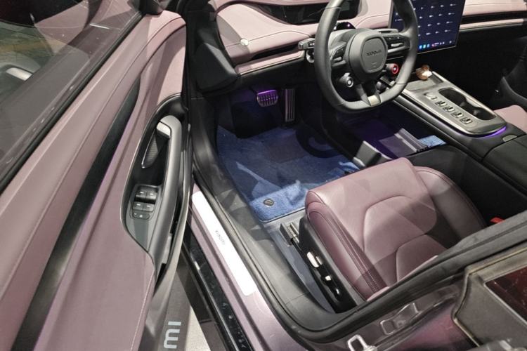 Used Xiaomi Auto SU7 2024 Four-Wheel Drive Ultra-Long Range Advanced Intelligent Driving Max Edition Driver Seat