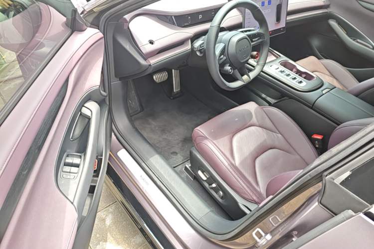 Used Xiaomi Auto SU7 2024 Four-Wheel Drive Ultra-Long Range Advanced Intelligent Driving Max Edition Driver Seat
