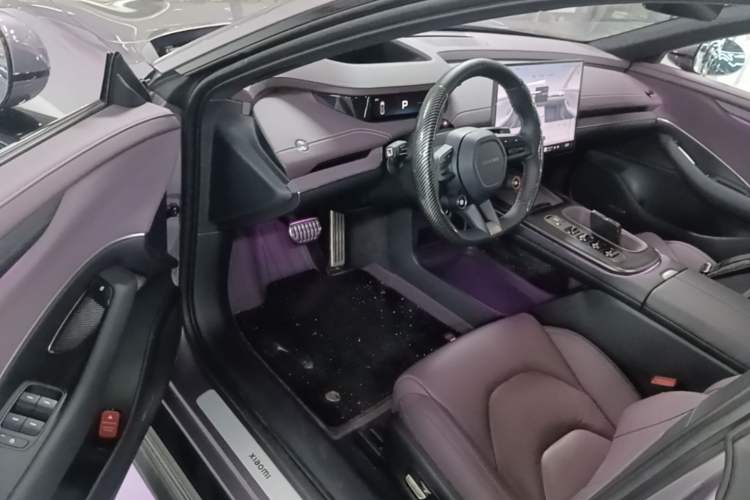 Used Xiaomi Auto SU7 2024 Four-Wheel Drive Ultra-Long Range Advanced Intelligent Driving Max Edition Driver Seat