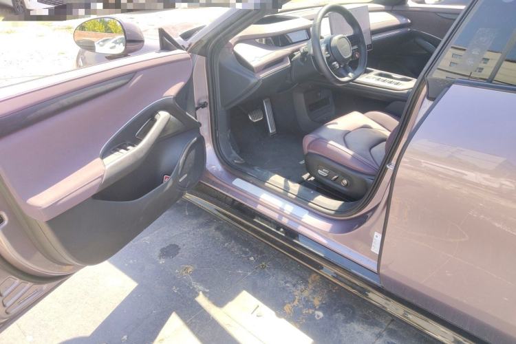 Used Xiaomi Auto SU7 2024 Four-Wheel Drive Ultra-Long Range Advanced Intelligent Driving Max Edition Driver Seat