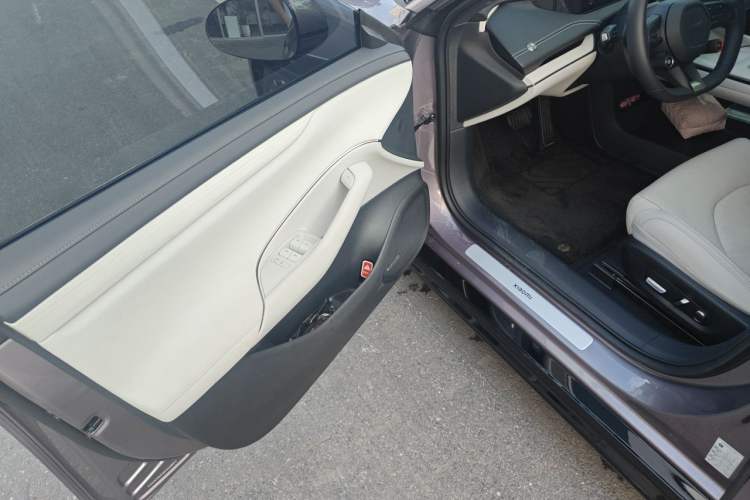 Used Xiaomi Auto SU7 2024 Rear-Drive Long-Range Intelligent Driving Version Driver Seat