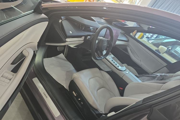 Used Xiaomi Auto SU7 2024 Four-Wheel Drive Ultra-Long Range Advanced Intelligent Driving Max Edition Driver Seat