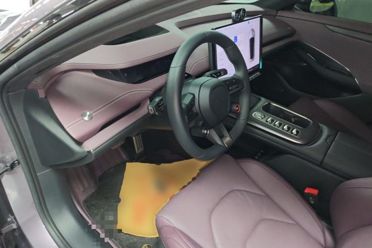 Used Xiaomi Auto SU7 2024 Four-Wheel Drive Ultra-Long Range Advanced Intelligent Driving Max Edition Driver Seat