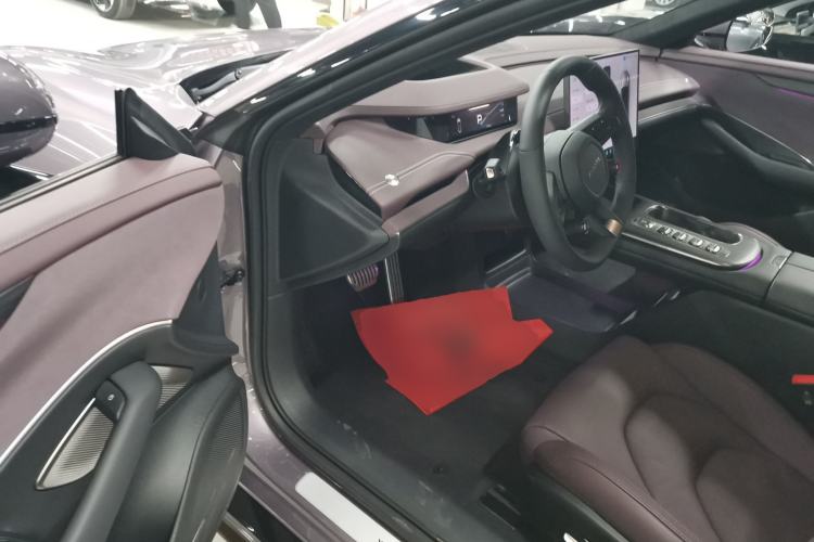 Used Xiaomi Auto SU7 2024 Four-Wheel Drive Ultra-Long Range Advanced Intelligent Driving Max Edition Driver Seat