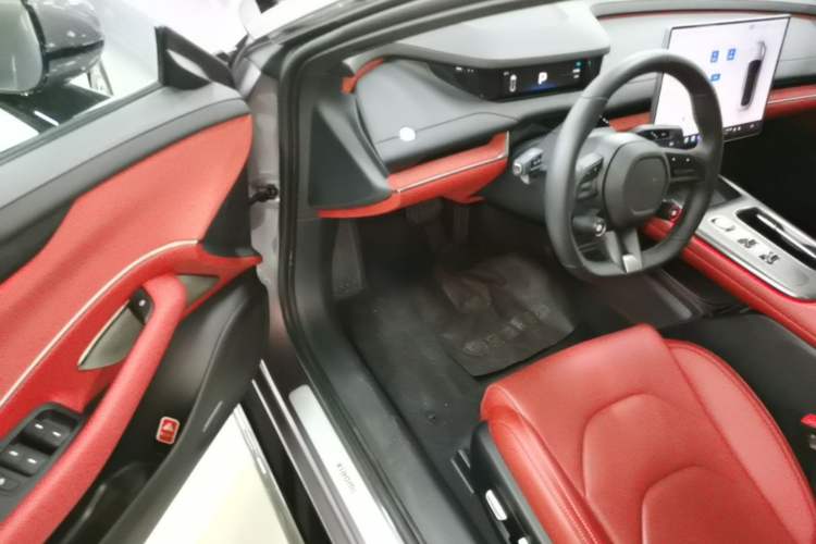 Used Xiaomi Auto SU7 2024 Rear-Drive Long-Range Intelligent Driving Version Driver Seat