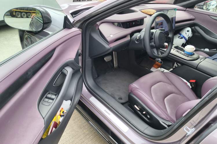 Used Xiaomi Auto SU7 2024 Four-Wheel Drive Ultra-Long Range Advanced Intelligent Driving Max Edition Driver Seat