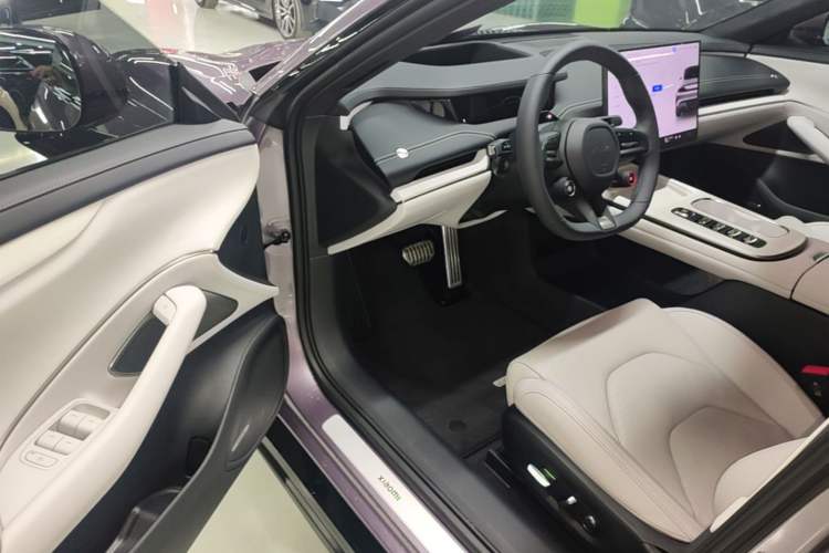 Used Xiaomi Auto SU7 2024 Four-Wheel Drive Ultra-Long Range Advanced Intelligent Driving Max Edition Driver Seat