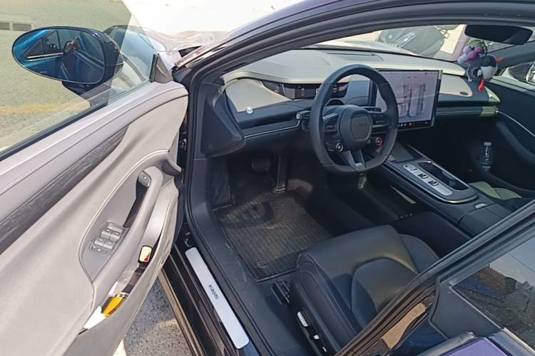 Used Xiaomi Auto SU7 2024 Rear-Drive Long-Range Intelligent Driving Version Driver Seat