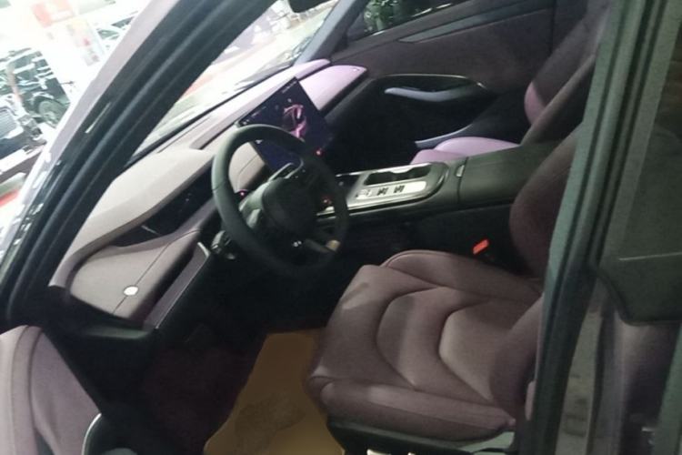 Used Xiaomi Auto SU7 2024 Rear-Drive Long-Range Intelligent Driving Version Driver Seat