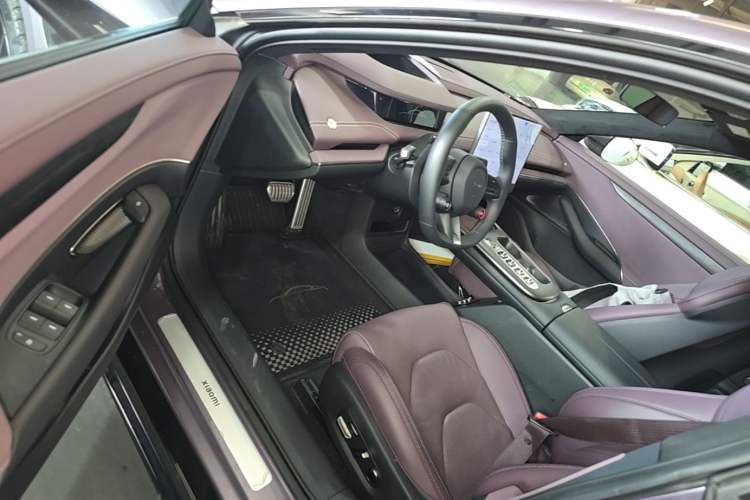 Used Xiaomi Auto SU7 2024 Four-Wheel Drive Ultra-Long Range Advanced Intelligent Driving Max Edition Driver Seat