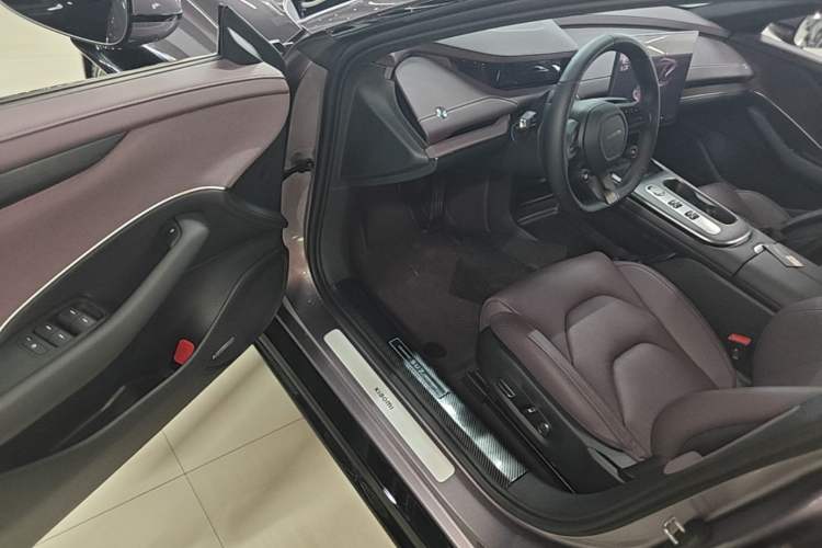 Used Xiaomi Auto SU7 2024 Rear-Drive Long-Range Intelligent Driving Version Driver Seat
