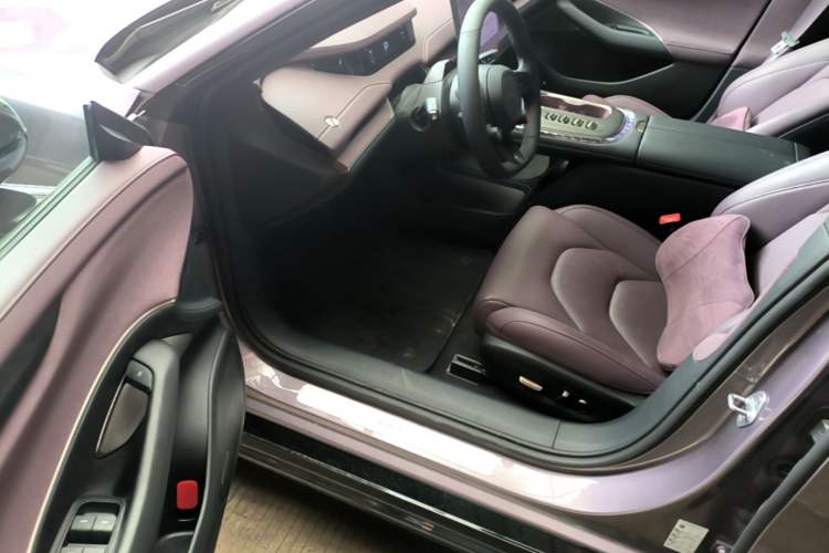 Used Xiaomi Auto SU7 2024 Rear-Drive Ultra-Long Range Advanced Pro-Level Intelligent Driving Version Driver Seat