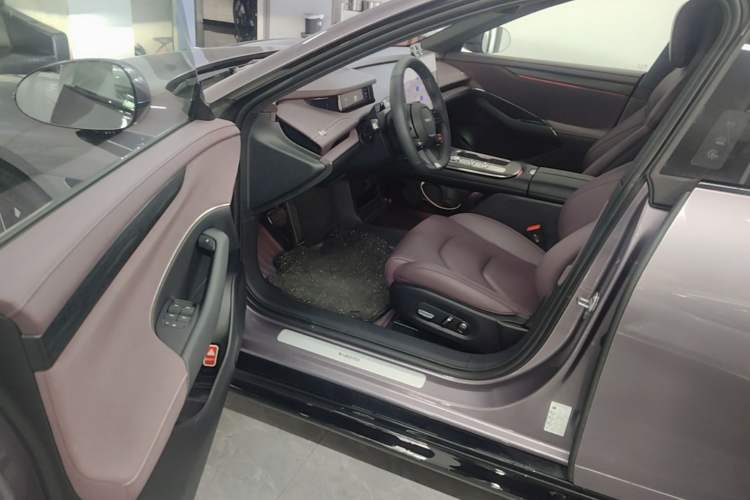 Used Xiaomi Auto SU7 2024 Rear-Drive Long-Range Intelligent Driving Version Driver Seat