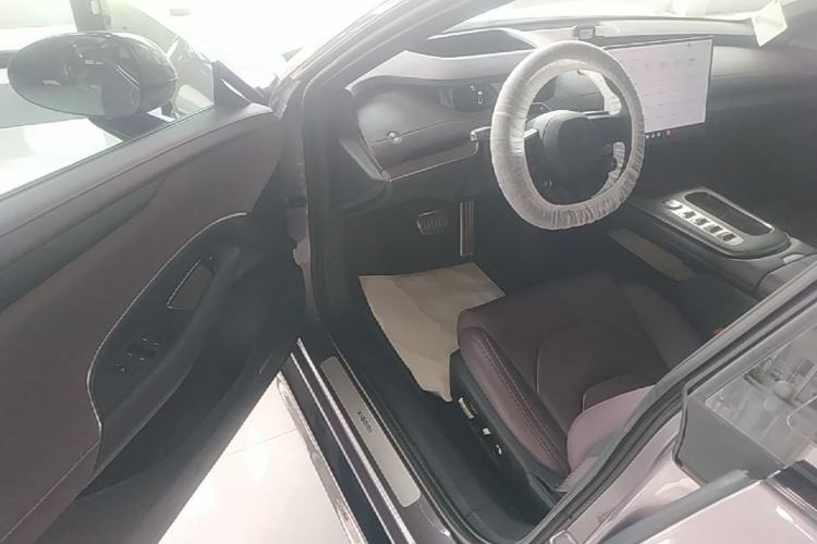 Used Xiaomi Auto SU7 2024 Four-Wheel Drive Ultra-Long Range Advanced Intelligent Driving Max Edition Driver Seat