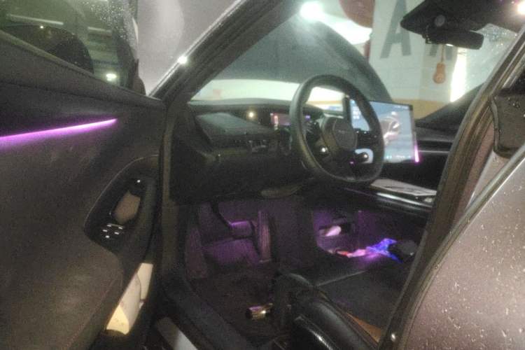 Used Xiaomi Auto SU7 2024 Rear-Drive Ultra-Long Range Advanced Pro-Level Intelligent Driving Version Driver Seat