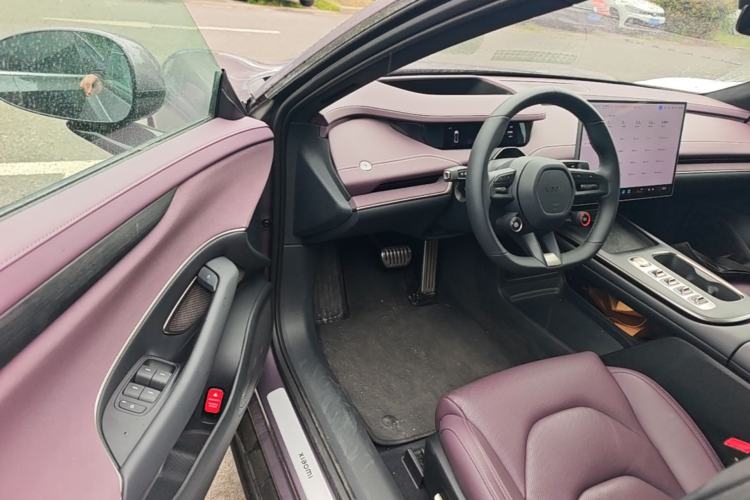 Used Xiaomi Auto SU7 2024 Four-Wheel Drive Ultra-Long Range Advanced Intelligent Driving Max Edition Driver Seat
