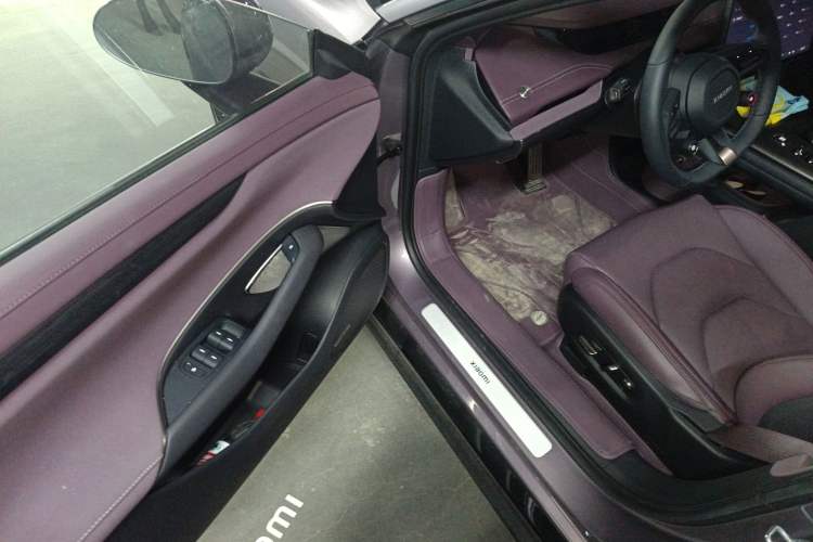 Used Xiaomi Auto SU7 2024 Four-Wheel Drive Ultra-Long Range Advanced Intelligent Driving Max Edition Driver Seat
