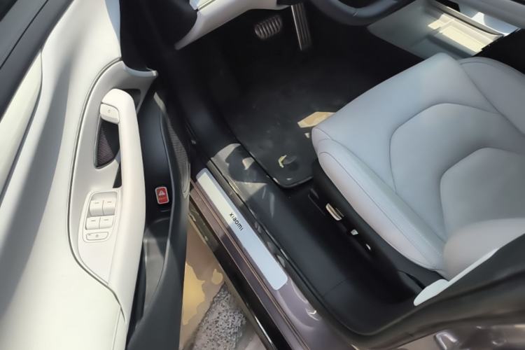 Used Xiaomi Auto SU7 2024 Four-Wheel Drive Ultra-Long Range Advanced Intelligent Driving Max Edition Driver Seat