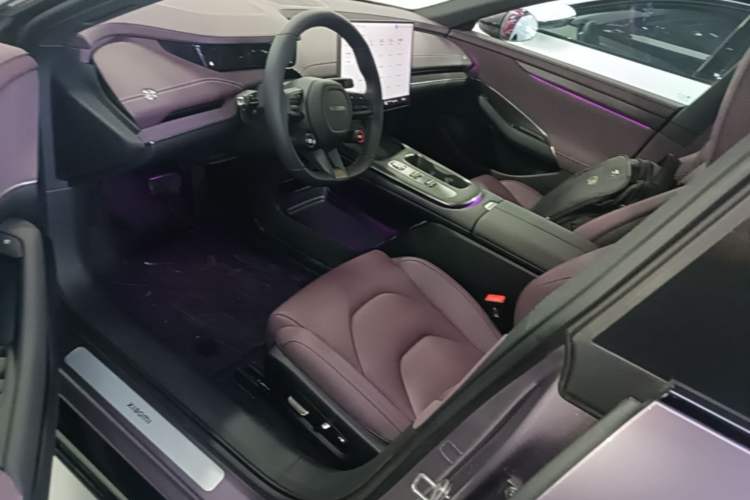Used Xiaomi Auto SU7 2024 Rear-Drive Long-Range Intelligent Driving Version Driver Seat