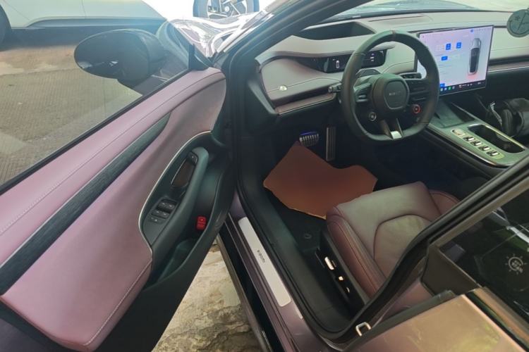 Used Xiaomi Auto SU7 2024 Four-Wheel Drive Ultra-Long Range Advanced Intelligent Driving Max Edition Driver Seat