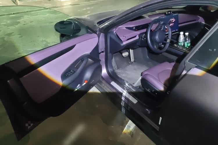 Used Xiaomi Auto SU7 2024 Four-Wheel Drive Ultra-Long Range Advanced Intelligent Driving Max Edition Driver Seat