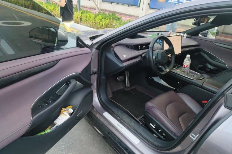 Used Xiaomi Auto SU7 2024 Four-Wheel Drive Ultra-Long Range Advanced Intelligent Driving Max Edition Driver Seat