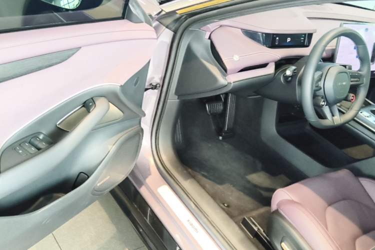 Used Xiaomi Auto SU7 2024 Rear-Drive Long-Range Intelligent Driving Version Driver Seat