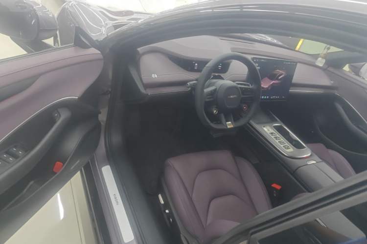 Used Xiaomi Auto SU7 2024 Rear-Drive Ultra-Long Range Advanced Pro-Level Intelligent Driving Version Driver Seat