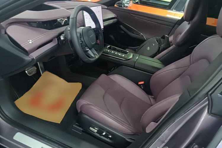 Used Xiaomi Auto SU7 2024 Four-Wheel Drive Ultra-Long Range Advanced Intelligent Driving Max Edition Driver Seat