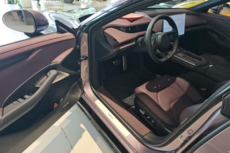 Used Xiaomi Auto SU7 2024 Four-Wheel Drive Ultra-Long Range Advanced Intelligent Driving Max Edition Driver Seat