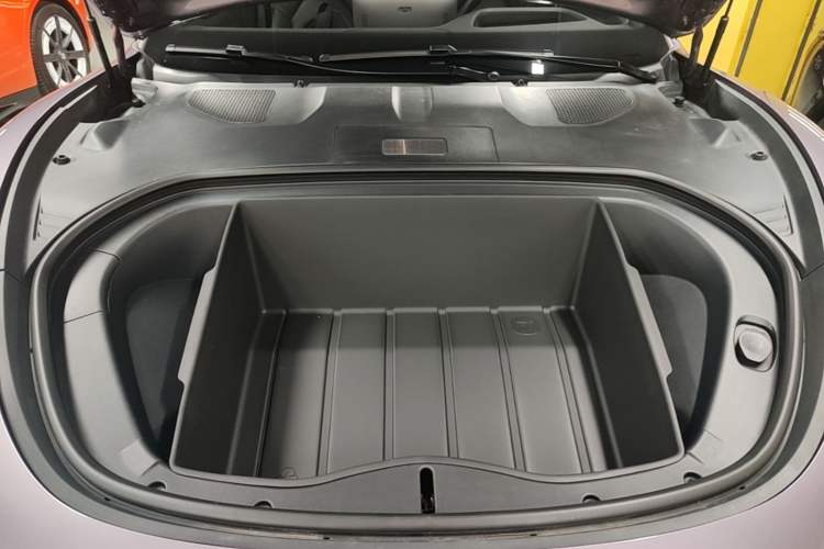 Used Xiaomi Auto SU7 2024 Four-Wheel Drive Ultra-Long Range Advanced Intelligent Driving Max Edition Engine Bay