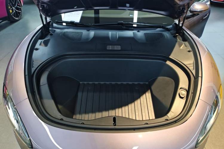 Used Xiaomi Auto SU7 2024 Four-Wheel Drive Ultra-Long Range Advanced Intelligent Driving Max Edition Engine Bay